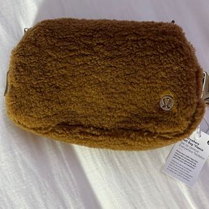 Lululemon Everywhere Belt Bag